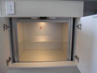 Commercial under-bench dumbwaiter